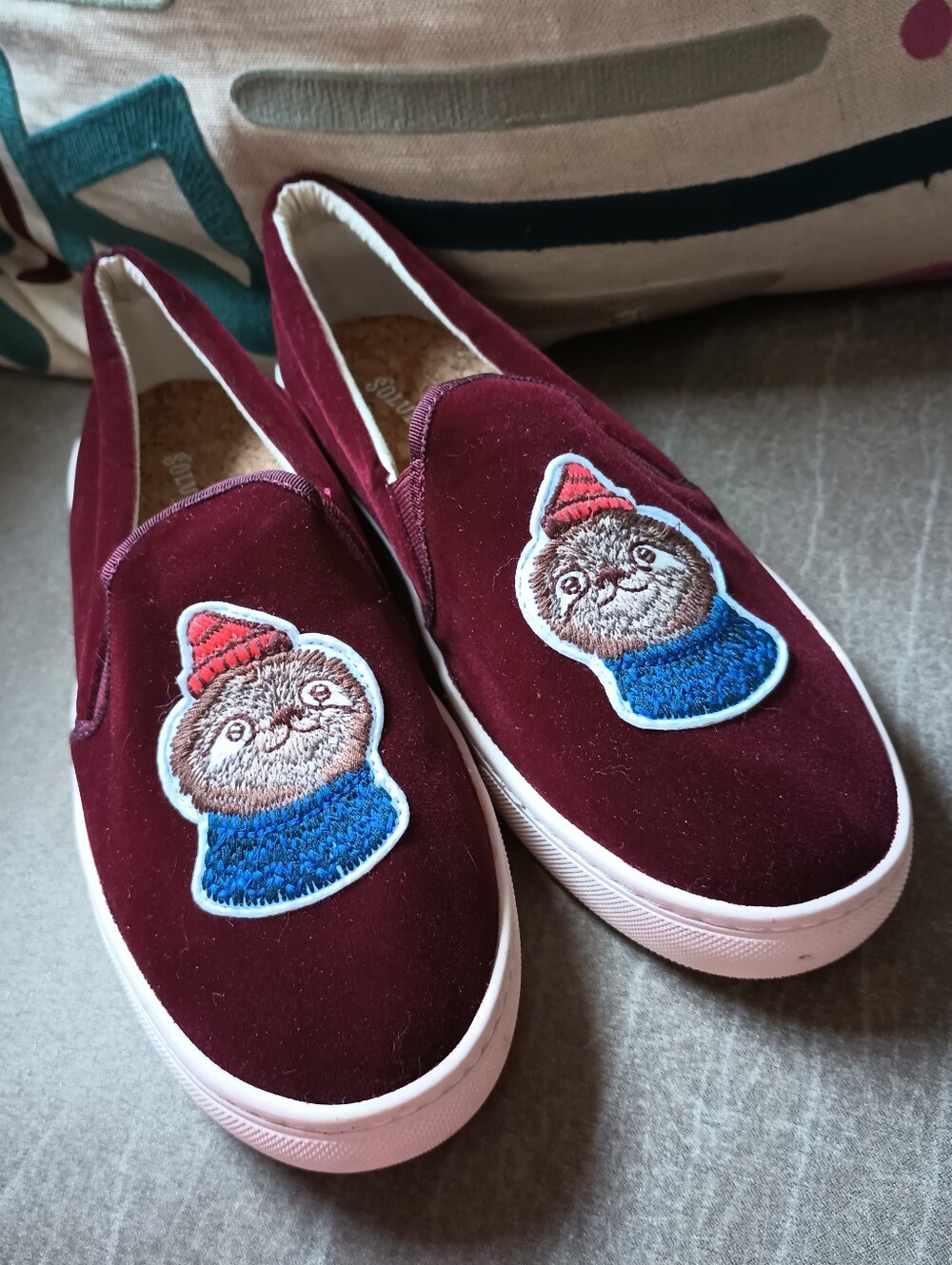 Soludos Wine Velvet Sloth Sneaker Womens Size 9.5